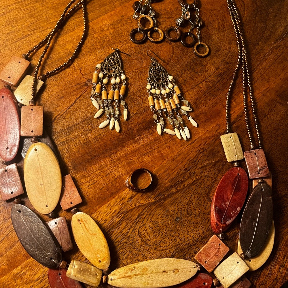 Boho Wooden Jewelry Set with Earrings and Necklace